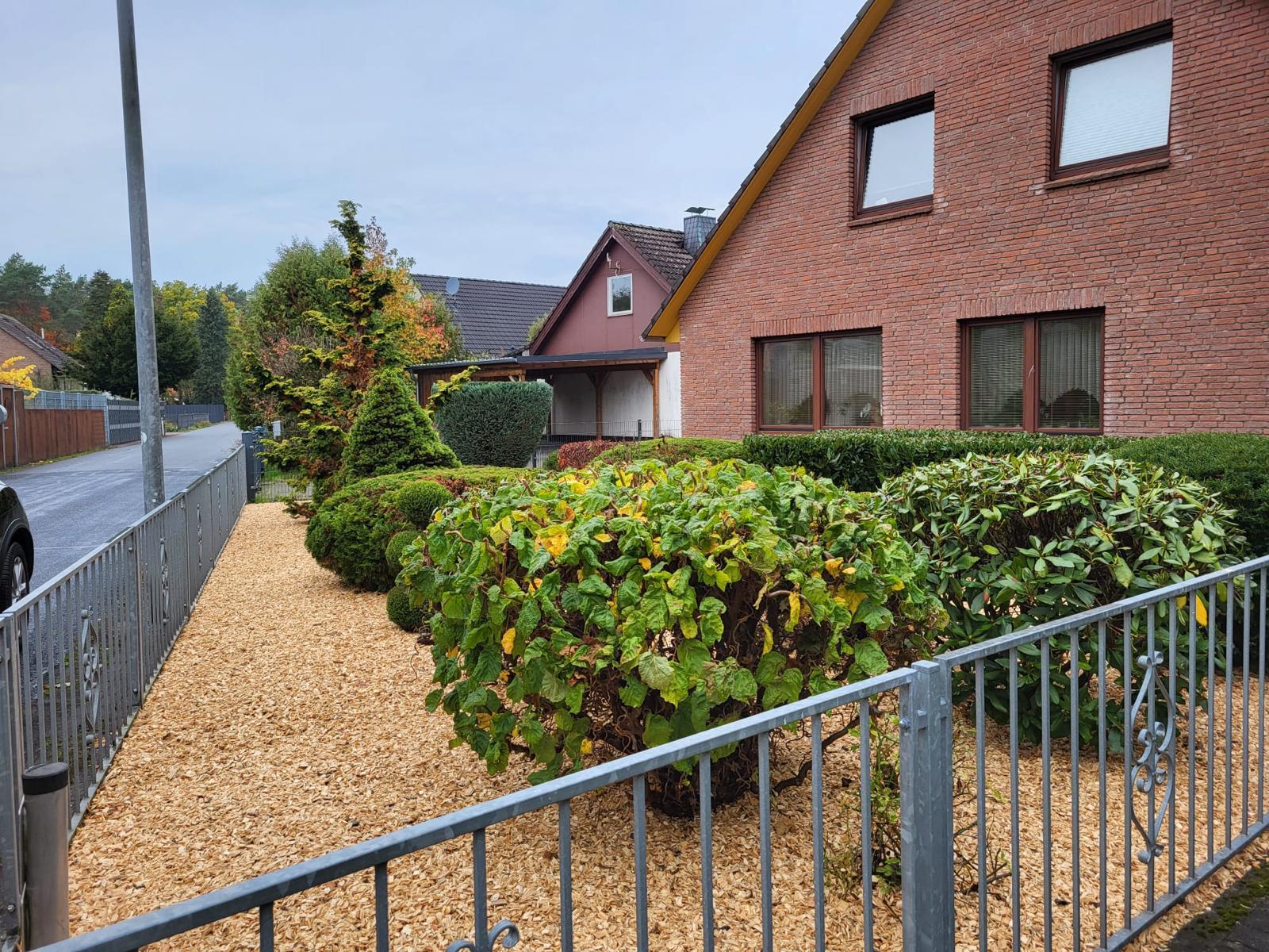 Regelmäßige Gartenpflege in Celle